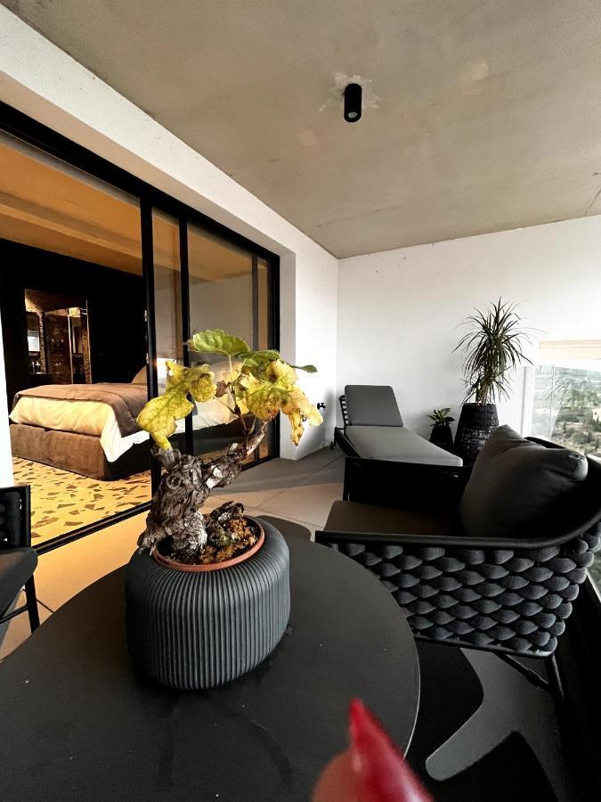 Suite 28 Treilles Экстерьер фото