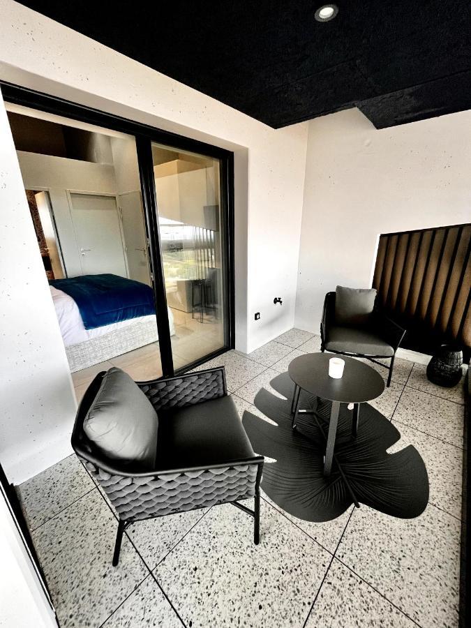 Suite 28 Treilles Экстерьер фото